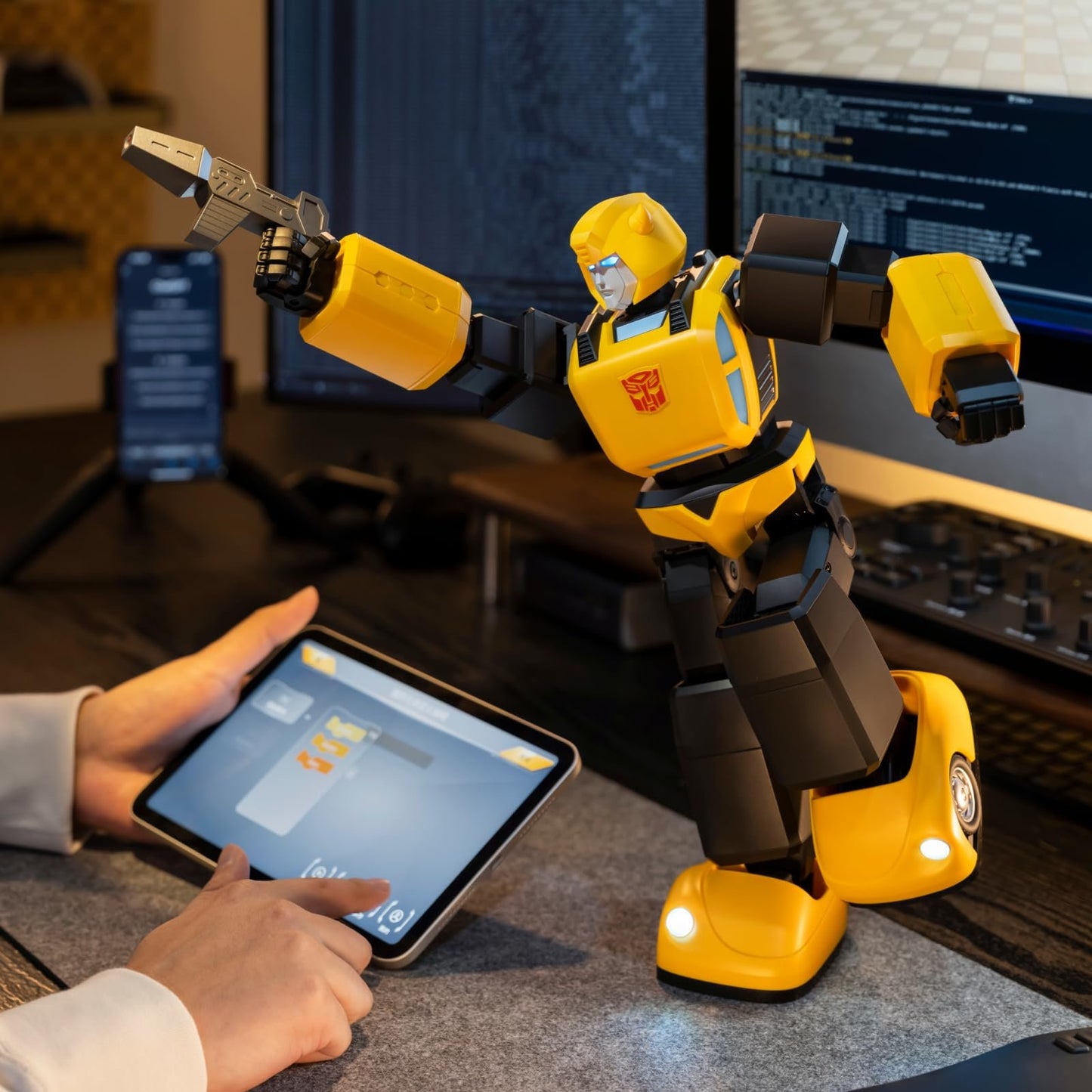 Robosen Transformers G1 Bumblebee Robot - Transforming Action Figure with Voice Commands, Programmable Moves, Authentic Sound Effects - A Must-Have for Transformers Fans and Collectors 13.4-Inch