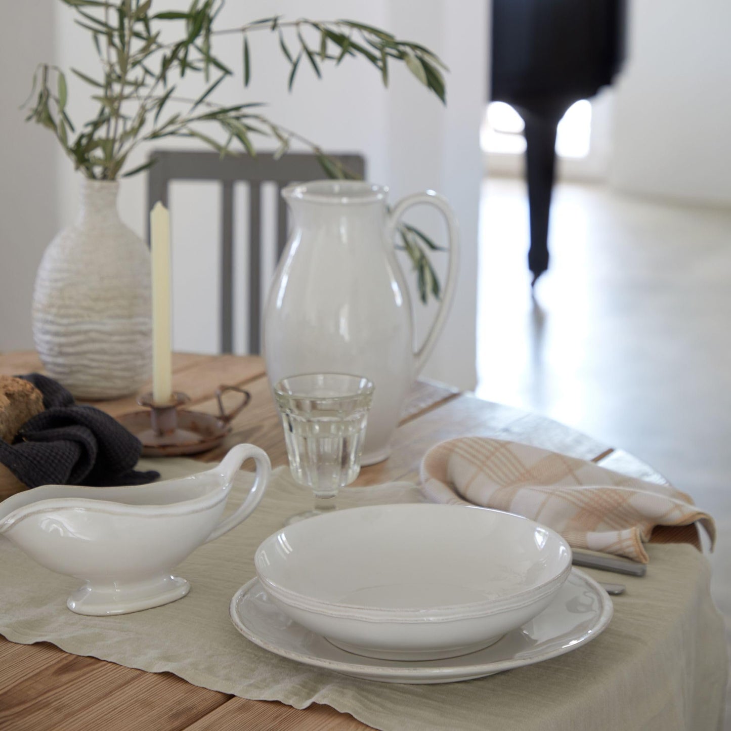 Casafina Ceramic Stoneware - Fontana Collection | Microwave & Dishwasher Safe Dinnerware | Food Safe Glazing | Restaurant Quality Tableware