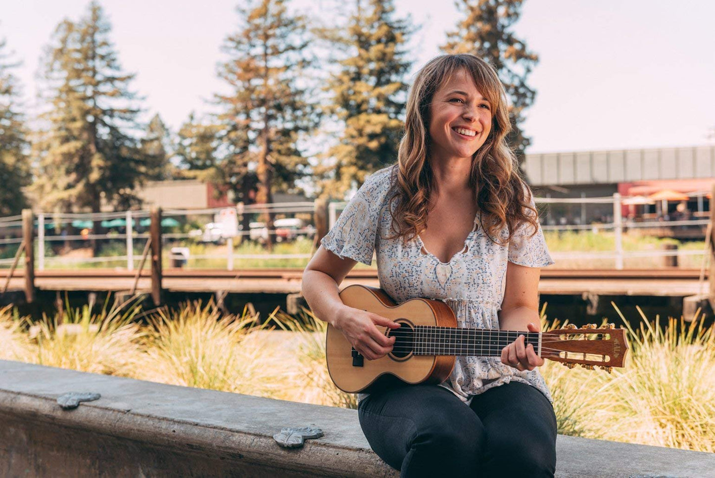 Kala KA-15 Soprano Ukulele Bundle - Natural Mahogany